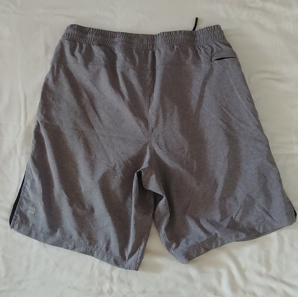 All in Motion shorts - Picture 5 of 6